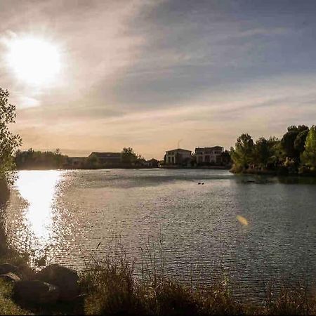 Moment De Detente Sur Le Golf De Pont-Royal Mallemort Exteriér fotografie
