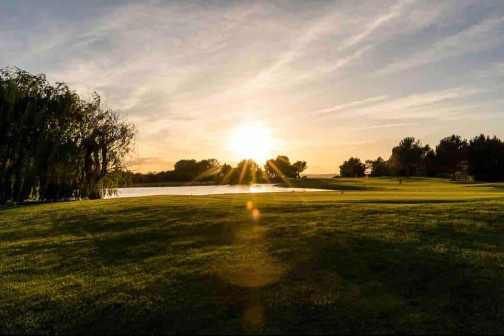 Moment De Detente Sur Le Golf De Pont-Royal Mallemort Exteriér fotografie